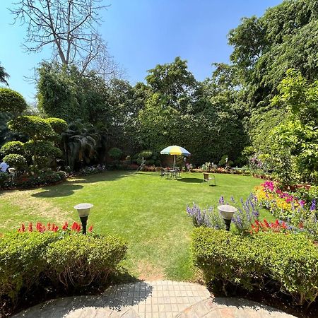 The Estate Villa New Delhi Bagian luar foto