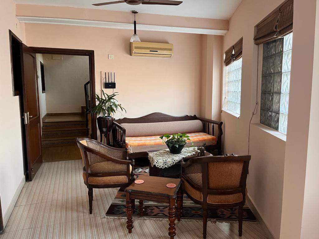 The Estate Villa New Delhi Bagian luar foto