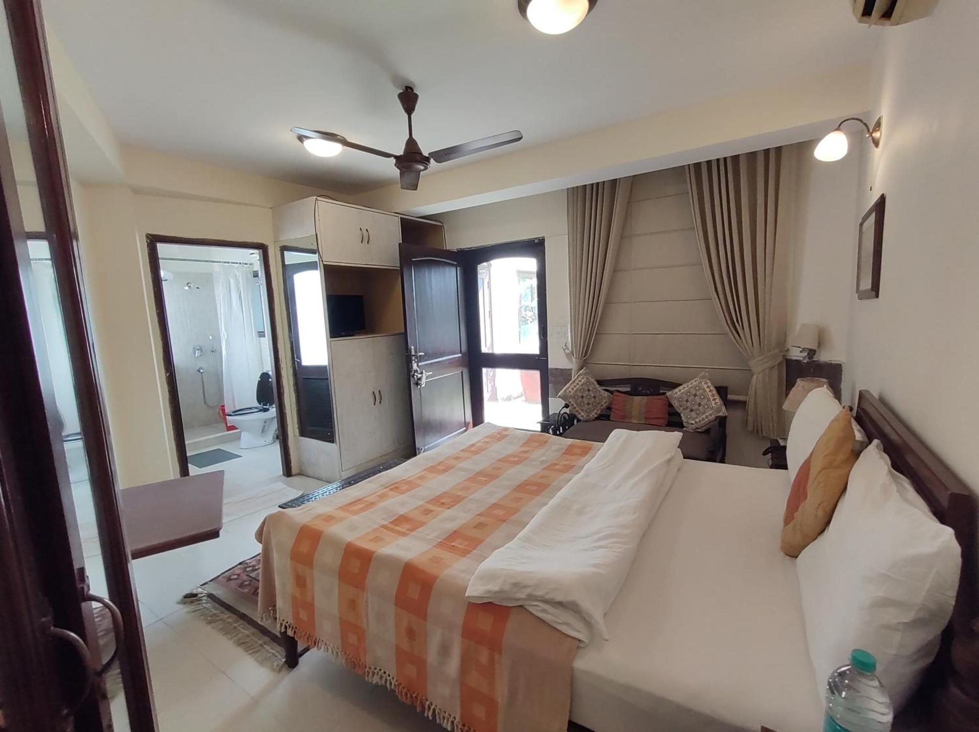 The Estate Villa New Delhi Bagian luar foto