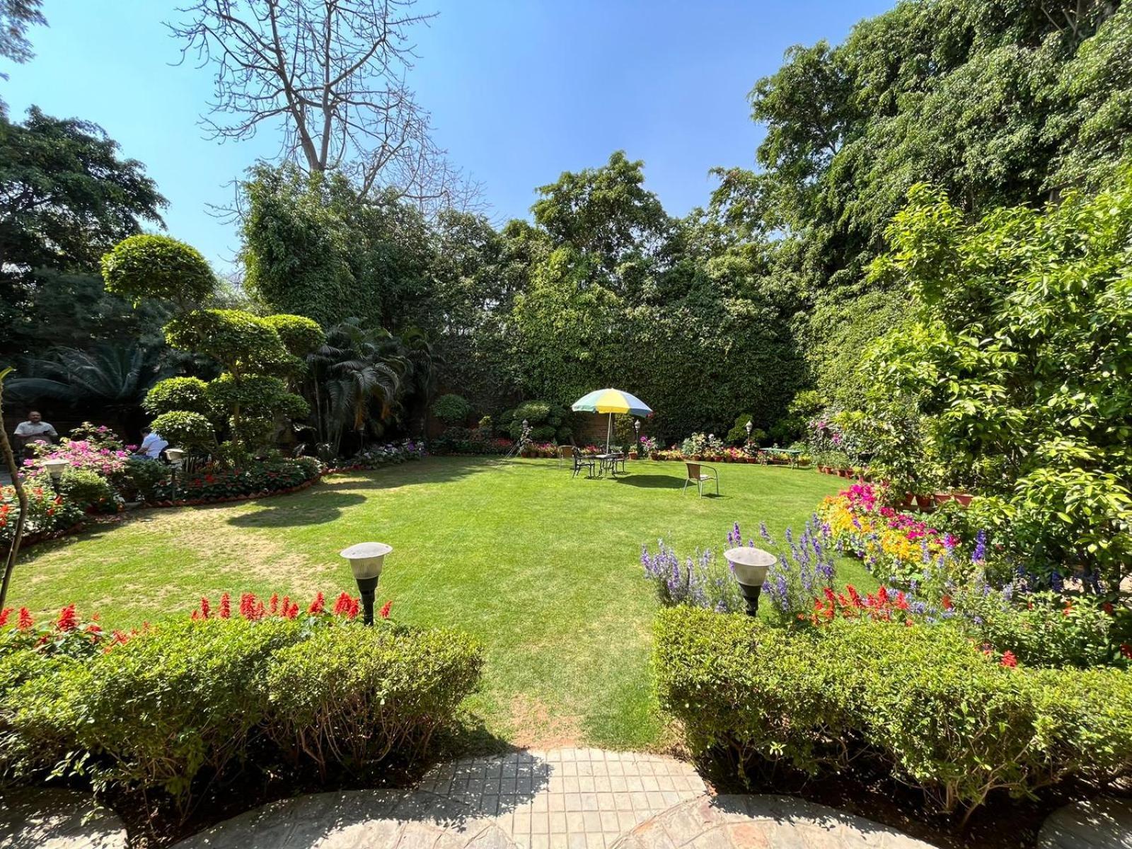 The Estate Villa New Delhi Bagian luar foto